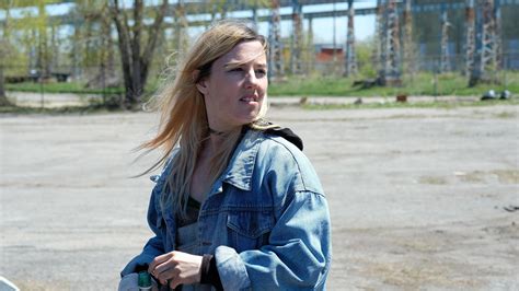 Car il poursuit son thème fort de la violence domestique et des cycles qui se. voir M'entends-tu? saison 1 episode 10 en streaming cinema ...