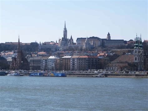 The tallest spires represent st. Deshilachado: Guía de viaje: Budapest / Budapest guide