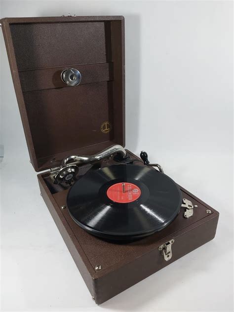 Vintage Suitcase Gramophone Working