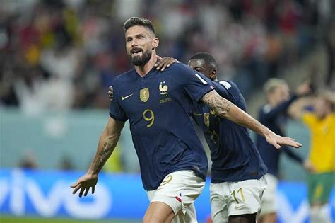 Record Equalling Giroud Helps France Beat Australia Fifa World Cup