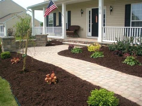20 Beautiful Examples Of Incorporating Mulch Into Landscaping