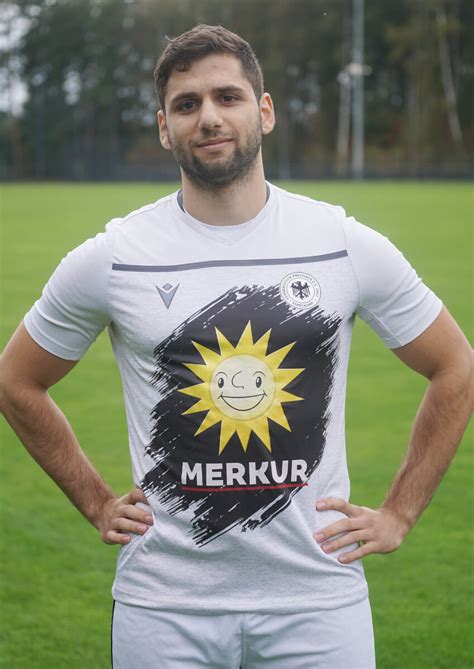 İlçe toprakları dağlık ve engebeli bir arazi yapısına sahiptir. 1. Mannschaft - FC Preußen Espelkamp