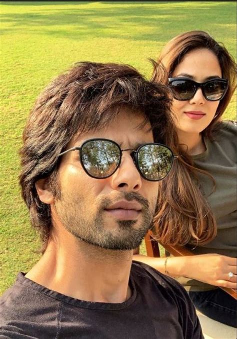 shahid kapoor s sun kissed picture with wife mira rajput screams love check