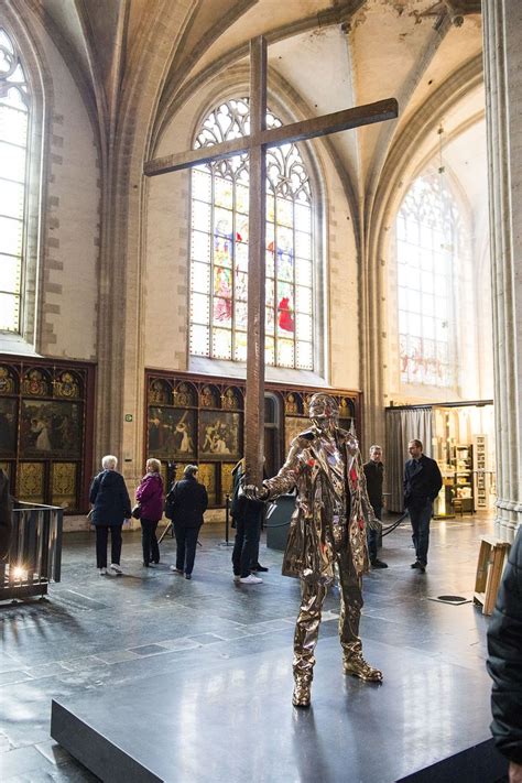 Antwerpen , anvers , kathedraal en brabo , brabo et la cathédrale. Beeld van Jan Fabre krijgt plaats in kathedraal ...