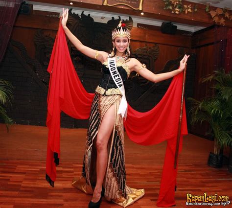 10 Beautiful Indonesian Costumes Worn On Miss Universe Stages