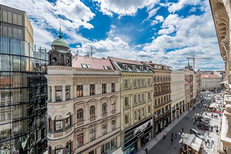 Foto Historické Centrum Prahy Se Mění V Luxusní Kanceláře Firmám