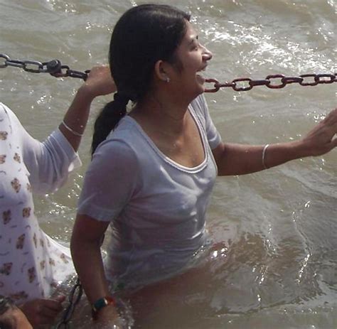 Indian Women Bathing At Sea Ganga Zb Porn