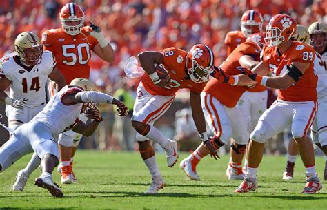 Here at sports illustrated, we crafted a top 25 of our own about a month ago (which you can view at the bottom, and then published a top 20 in the magazine earlier this month. NCAA Top 25 Scoreboard | KAFE 104.1