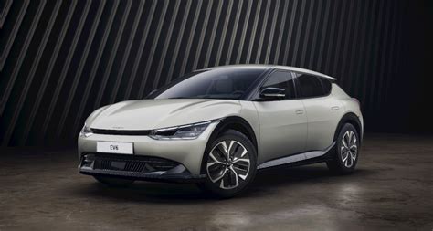 It will be offered in three different this kia car measures 184.2 inches in length in the ev6 trim and 0.6 inches longer in the case of gt. Kia to showcase electric EV6 sedan