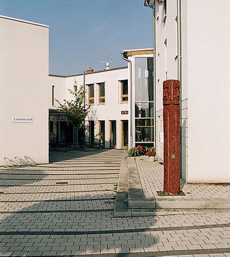 Ein steinkistengrab nahe dem haus des gastes belegt eine besiedlung schon in der steinzeit. Haus des Gastes - Architektenkammer M-V