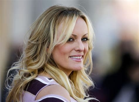 Stormy Daniels Wants To Blow Up Defunct Trump Plaza New York Daily News