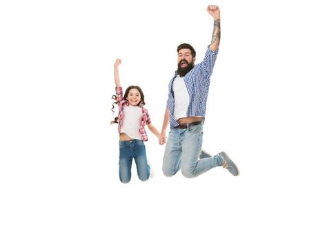 Salta Si Tu Padre Es El Mejor Padre Feliz E Hija Saltando De Alegría