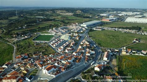 Ipa2|ɐzɐ̃'buʒɐ) is a portuguese municipality in the district of lisbon, in the historical region of ribatejo (the sole municipality of the district of lisbon that doesn't belong to estremadura). Vila Nova da Rainha (Azambuja)