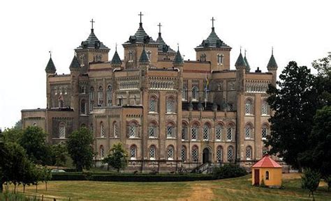 Att slott fascinerar är inte så konstigt. 122 best Swedish Castles images on Pinterest | Castles ...
