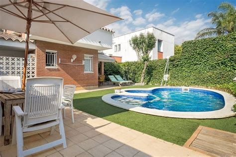 9 apartamentos en alquiler a 450 metros de playa. Preciosa casa privada cerca de la playa. Piscina y BBQ. (Castelldefels, España) - ACTUALIZADO ...