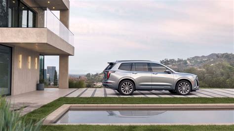 2020 Cadillac XT6 SUV cuts $23,000 off the price of a three-row Caddy