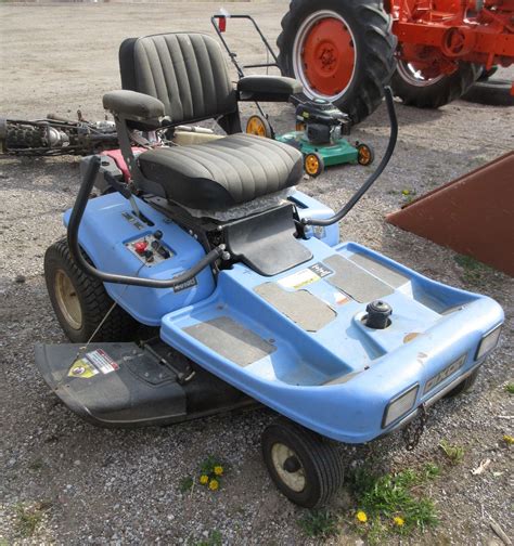 Albrecht Auctions Dixon Lawn Mower With Approx 41 Cut