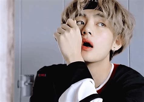 Share a gif and browse these related gif tags. TEST: ¿Que tanto sabes de V Taehyung de BTS? - KPOP-LAT