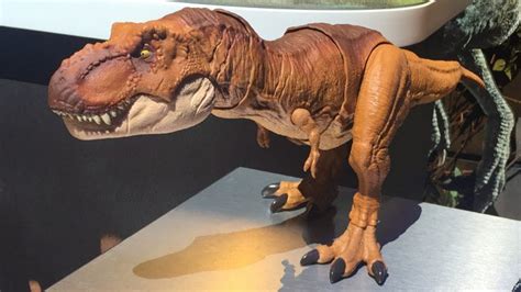 Jurassic World Thrash N Throw Tyrannosaurus Rex At Mattel Toy Fair 2018 Youtube