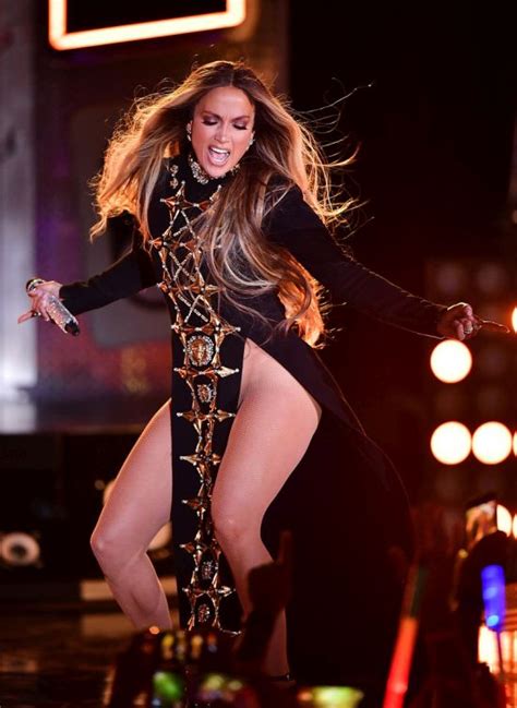 Jennifer Lopez Sings Her Heart Out In Revealing Dress 3 Pics