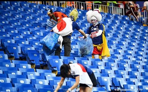 良い例が再び生まれた フランス代表のファンはスタジアムを去る前にゴミ拾いをしました追随するのはどこの国だろう MM の