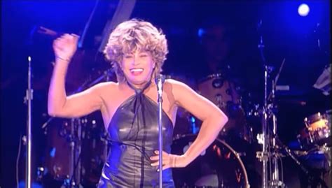 Tina Turner Gives A Powerhouse Performance Of Proud Mary Live At Wembley Inner Strength Zone