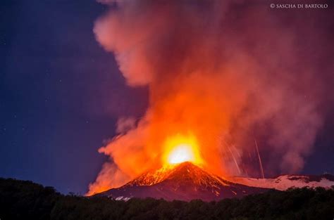 Ein vulkanausbruch löschte die stadt pompeji 79 nach christus binnen minuten aus. Spettacolare eruzione del 16/11/2013 - Go-Etna ...
