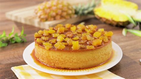 Empezaremos esta receta precalentando el horno, lo pondremos a 180º para que esté listo a la hora de recibir nuestro flan de plátano. Conoce cómo preparar un Flan de Coco y Piña con LA LECHERA ...