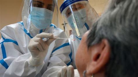 Eğer sonucunuz pozitif (+) olarak görünüyor ise lütfen kendinizi izole edin, kimseyle temas etmeyin ve alo 184 hattını arayarak ne. Koronavirüs: Aile hekimleri Covid-19 salgını sırasında ...