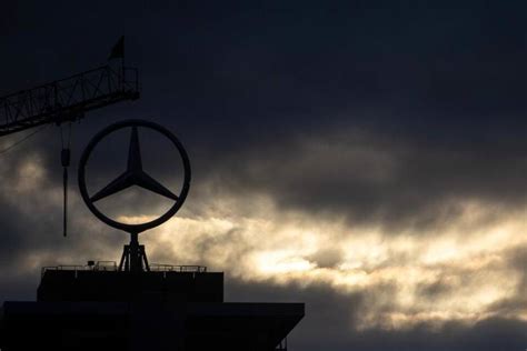 Deutlich teurer Dieselaffäre Daimler rechnet mit weiteren