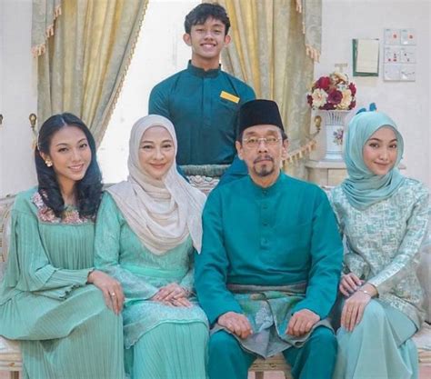 Biodata ismail izzani nama penuh: Majlis Tertangguh Beberapa Kali, Izzati Anak Perempuan ...