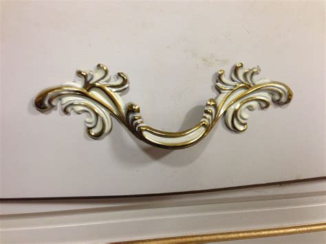 Love this gold and white dresser!! ️ Love this gold & white French dresser drawer handle ...
