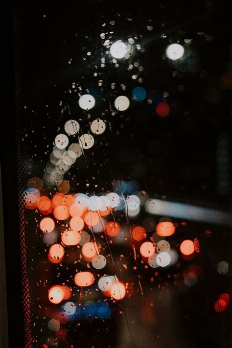 Rainy Night In London Download This Photo By Zi Nguyen On Unsplash In