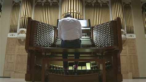 Check out their videos, sign up to chat, and join their community. Portland's new municipal organist comes with pink socks and a British accent | 9news.com