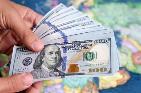كيف بدأت هيمنة الدولار على الأسواق العالمية وهل يمكن إنهاؤها؟ قناة التغيير الفضائية