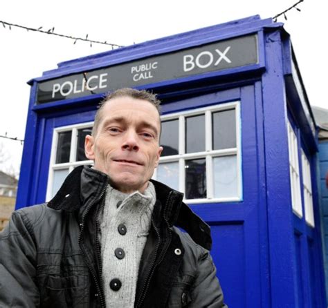 Man Spends Entire Year Turning His Garden Shed Into Life Sized Tardis