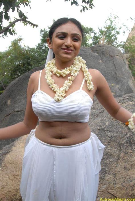 Tamil Actress Waheeda Hot Cleavage Show Photo Shoot