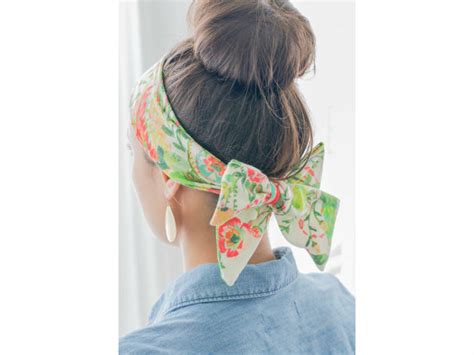 A classic bun is an unequivocally gorgeous way to wear your hair up, and you've got tons of options. 31 Easy Ways To Put Your Hair Up (Beyond A Basic Ponytail)