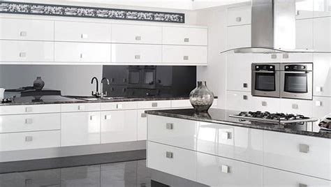 Do you think white high gloss kitchen cabinets seems nice? High Gloss White Kitchen Cabinets - Decor IdeasDecor Ideas