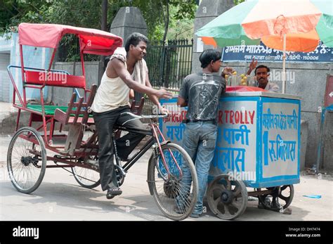 Fahrrad Rikscha Indien Fotos Und Bildmaterial In Hoher Auflösung Alamy