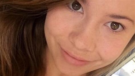Bindi Irwin Posts Selfie Urging Young Girls To Go Make Up Free News