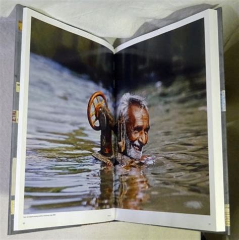 Steve Mccurry Untold The Stories Behind The Photographs スティーブ・マッカリー