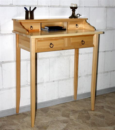 Ein schreibtisch aus massivholz ist sehr belastbar und ansprechend. Massivholz Sekretär Schreibtisch mit 4 Schubladen Holz ...