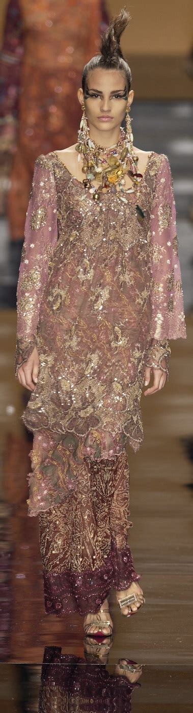 Emanuel Ungaro Fall 2002 Armani Prive Christian Lacroix Fashion Moda