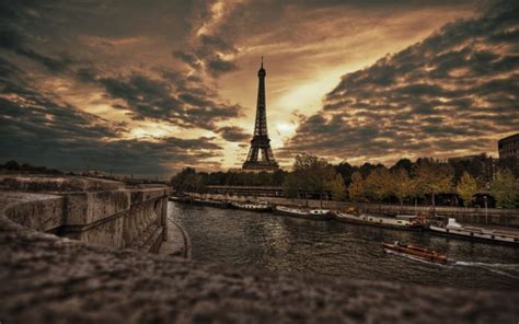 Eiffel Tower Wallpapers 04 2560 X 1600