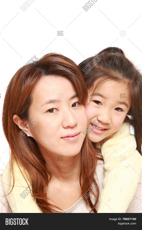 japanese mother and daughter telegraph