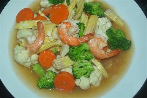 Tumis sayur memang jadi andalan sebagai menu praktis dan cepat saji, salah satunya yaitu tumis pakcoy. Sayur Campur Sos Tiram