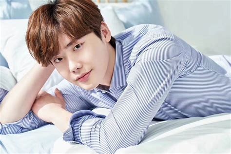 Lee jong suk plays a doctor who flees north korea to return to his first home of south korea and becomes a top surgeon, vowing to reunite with the woman he left behind. Lee Jong Suk establece nueva agencia y se asocia con YNK ...