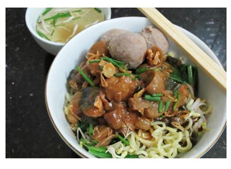 Agar lebih nikmat, sebaiknya santap mie ayam masih dalam keadaan. 5 Cara Mudah Resep Mie Ayam Jamur Spesial Enak! - Masakan ...