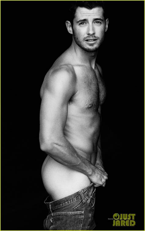 Pin Op Julian Morris